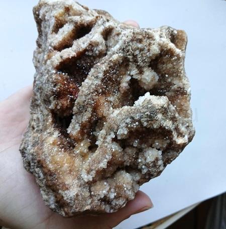 Mřížkový (Lamelární) křemen – Boxwork Quartz – sběratelská drúza (950 g) (X2224)
