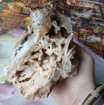 Mřížkový (Lamelární) křemen – Boxwork Quartz – sběratelská drúza (1500 g) (X2225)