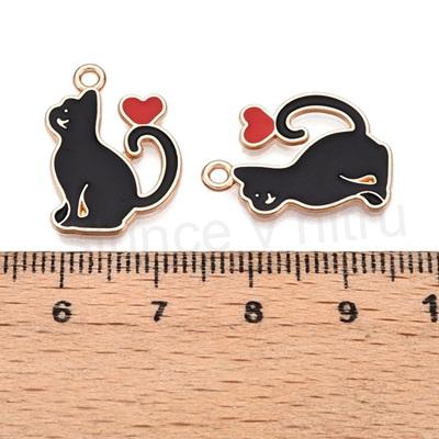 Přívěsek kočička, kočka se srdcovým šarmem 21 x 15 mm (AA112)