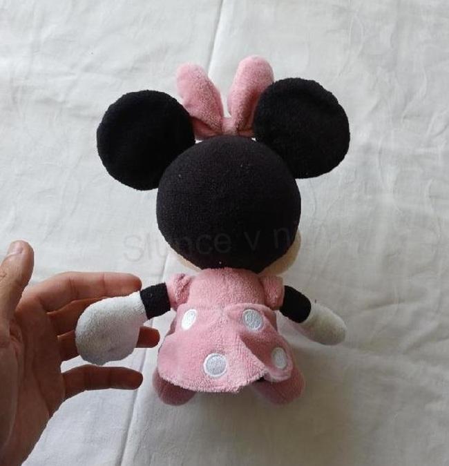Plyšová Minnie Mouse – růžová oblíbená postavička (D1184)