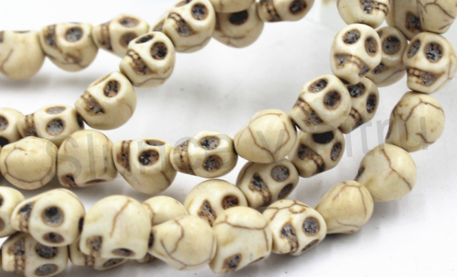 Tyrkysová lebka z minerálů (X8)