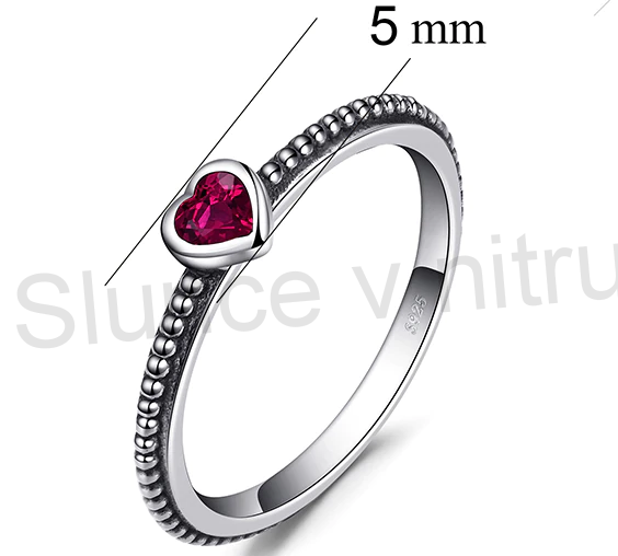 Postříbřený prsten Srdce s rubínem (BE25)