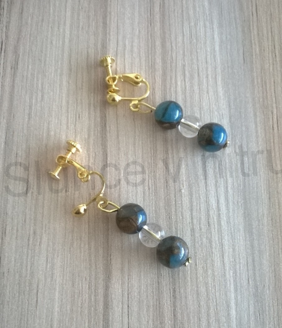 Minerální Safírovo křišťálové náušnice (X51)