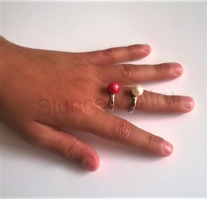 Nastavitelný perlový prstýnek tmavě růžová - imitace perly (BP195)