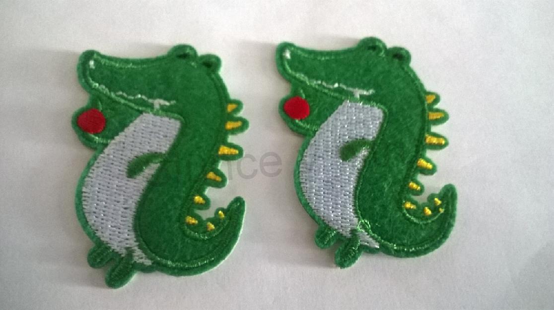 Samolepicí nažehlovací nášivky (C222)