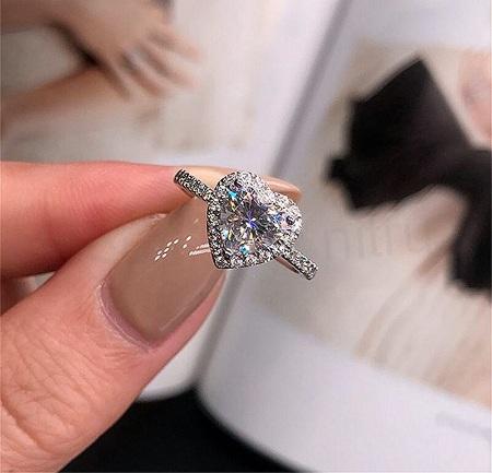 Křišťálový postříbřený srdíčkový prsten se zirkonem CZ – více velikostí (BP137)