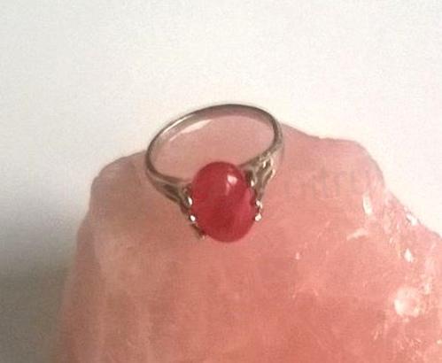 Minerální prsten s karneolem, postříbřený – velikost 58 (X217)