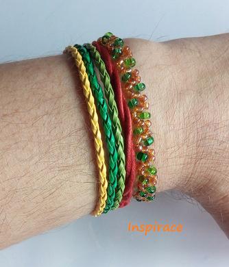 Splétaný náramek z umělé kůže s karabinkou (N115)