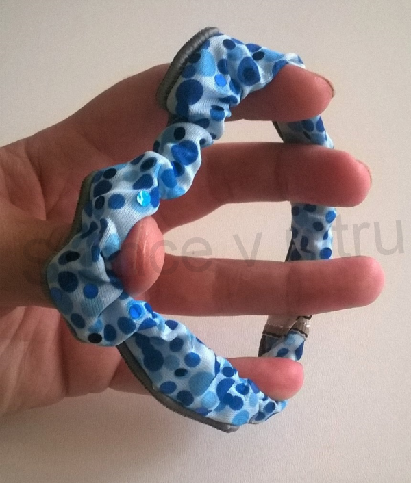 Velká gumičká do vlasů modrá (H172)