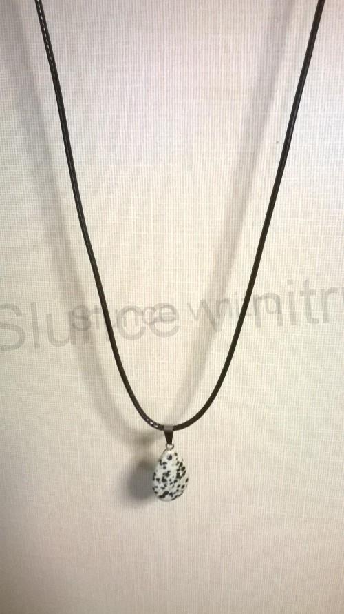 Provázkový náhrdelník přívěšek Jaspis dalmatin - slza (BD55)