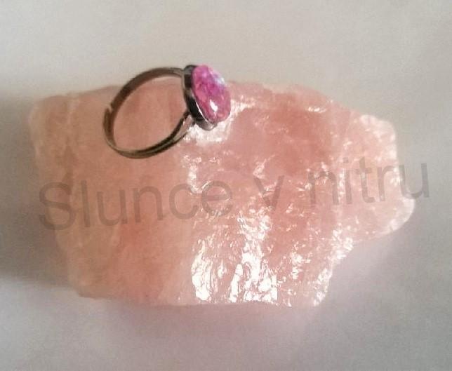 Nastavitelný černý prsten se syntetickým opálem (BP155)