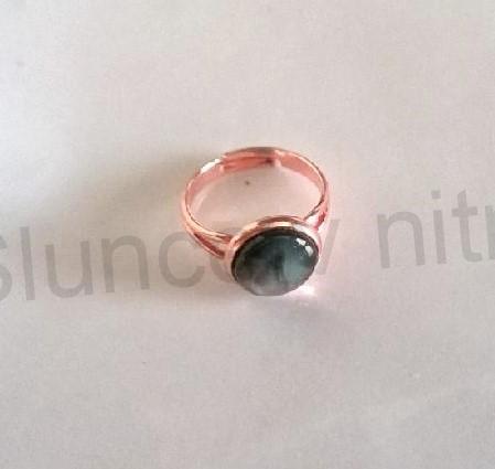 Nastavitelný růžový prsten se syntetickým opálem (BP133)