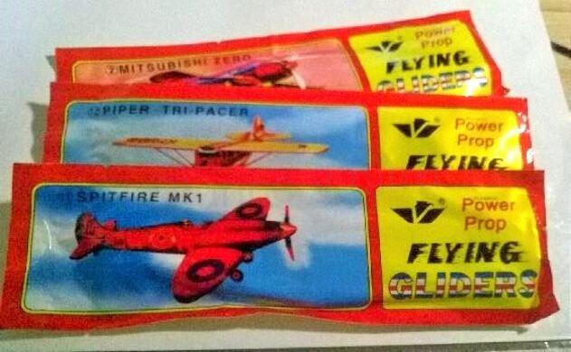 Lehké bojové  pěnové házecí letadlo s vrtulí 20 cm (D211)