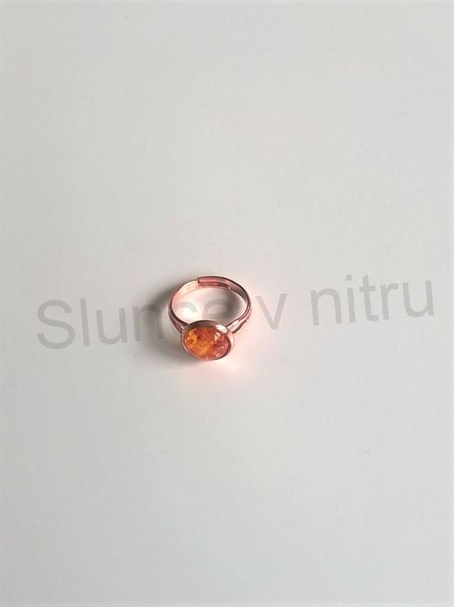 Nastavitelný růžový minerální prsten  s Jantarem (X255)