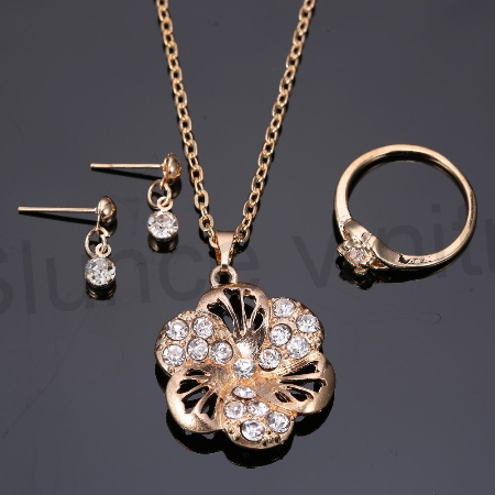 Pozlacená souprava šperků kytička s bilými krystaly (BS48)