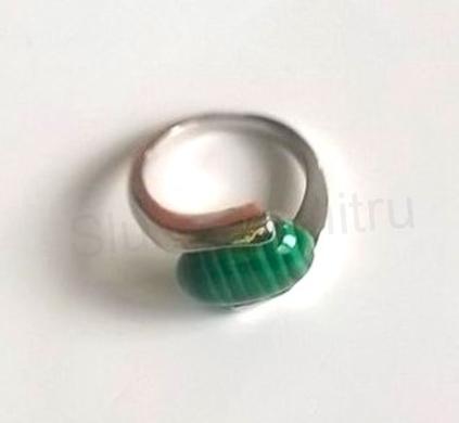 Minerální prsten s malachitem postříbřeno (X269)