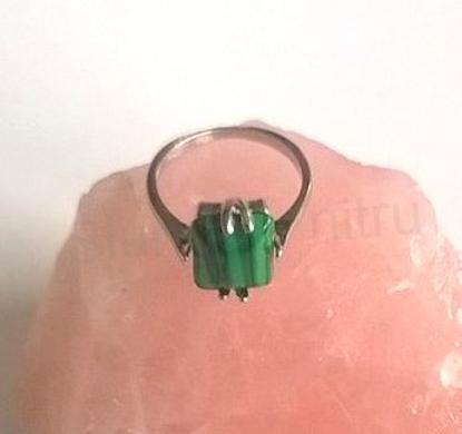 Minerální prsten s malachitem postříbřeno (X272)