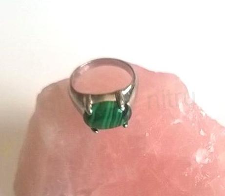 Minerální prsten s malachitem postříbřeno (X276)