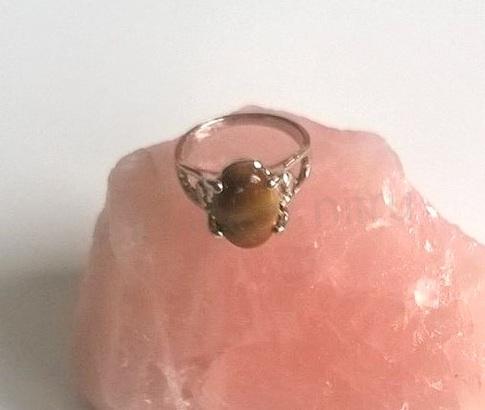 Minerální prsten s tygřím okem postříbřeno (X283)