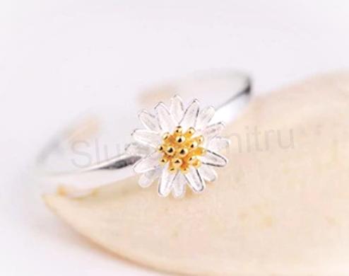 Nastavitelný postříbřený prsten Sedmikráska (BE155)