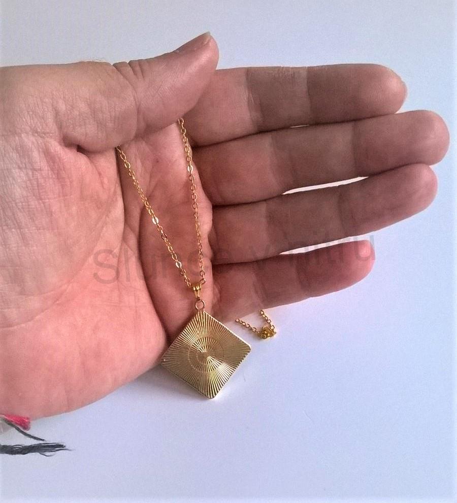 Náhrdelník s ozdobným přívěškem - pozlaceno (BD307) 