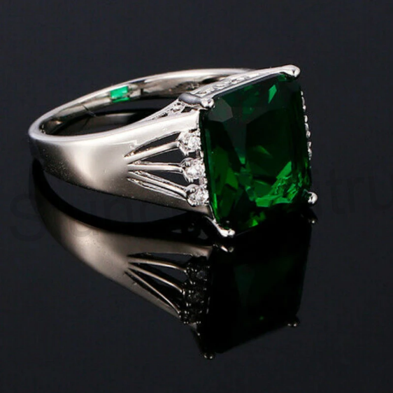 Postříbřený prsten se Smaragdem (BE172)