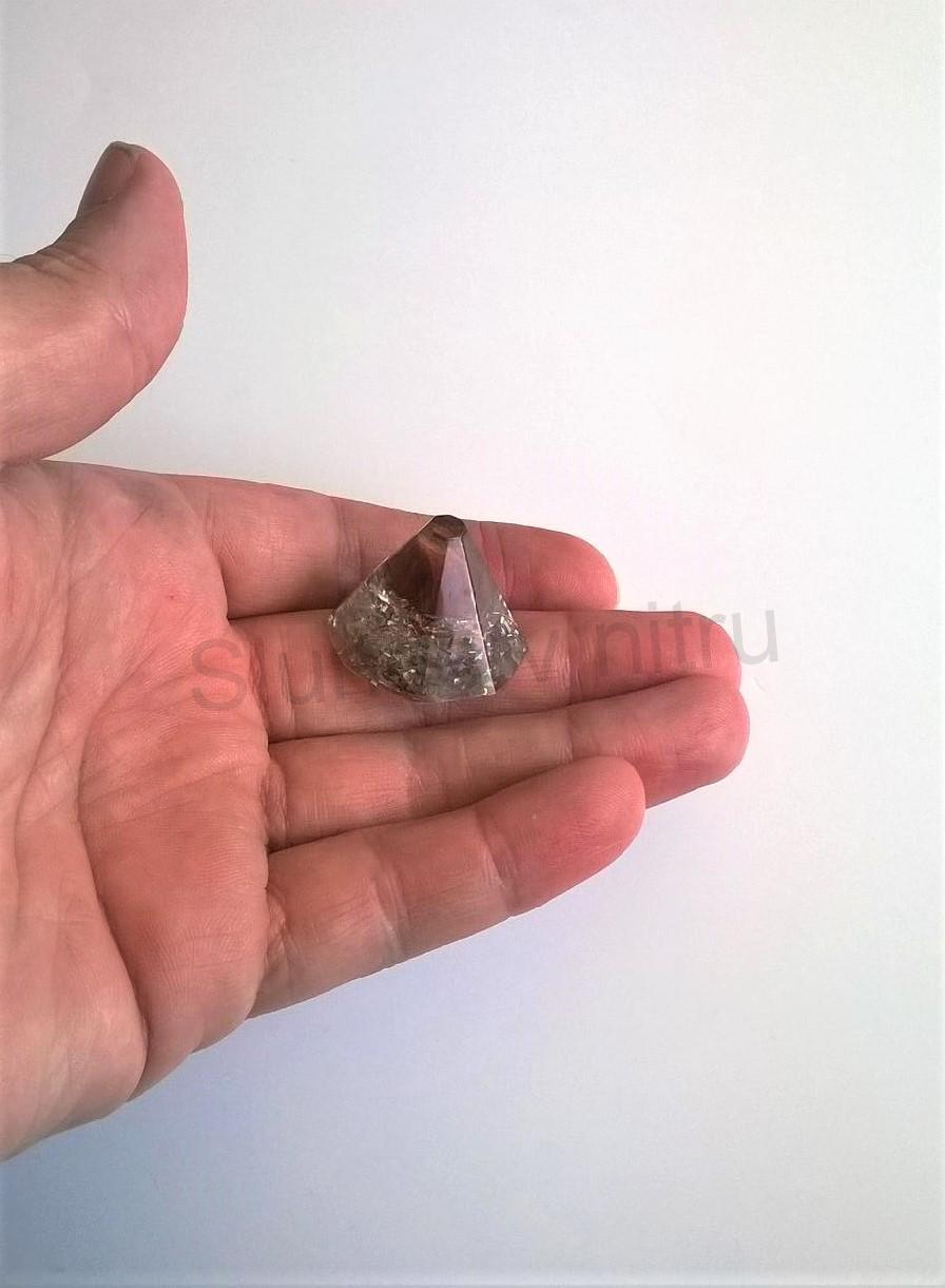 Orgonitový jehlan - (pyramida) 2,8 x 2,1 cm (X495)