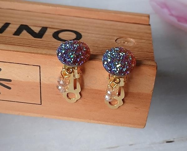 Náušnice klipsy ozdobné měnicí barvu na světle 12 mm (BB470)