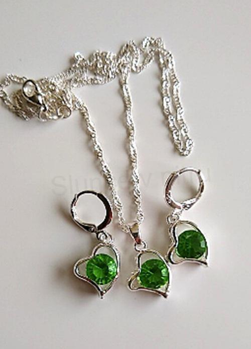 Postříbřená souprava se zirkonem srdce (BE182)