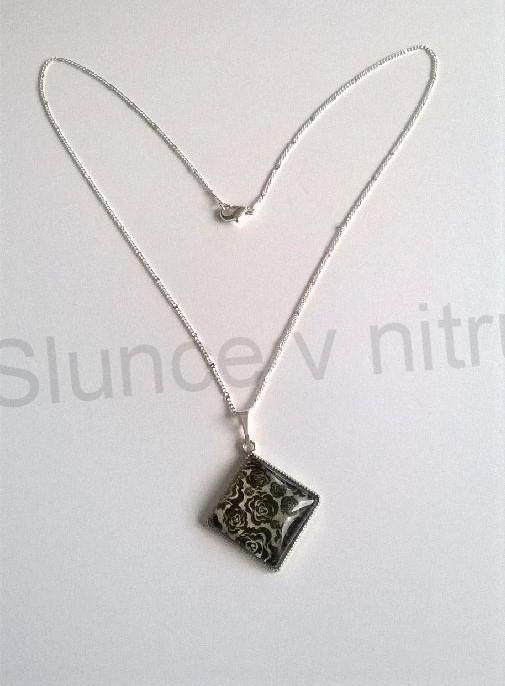 Postříbřený náhrdelník s přívěškem růží, růže (BD328)