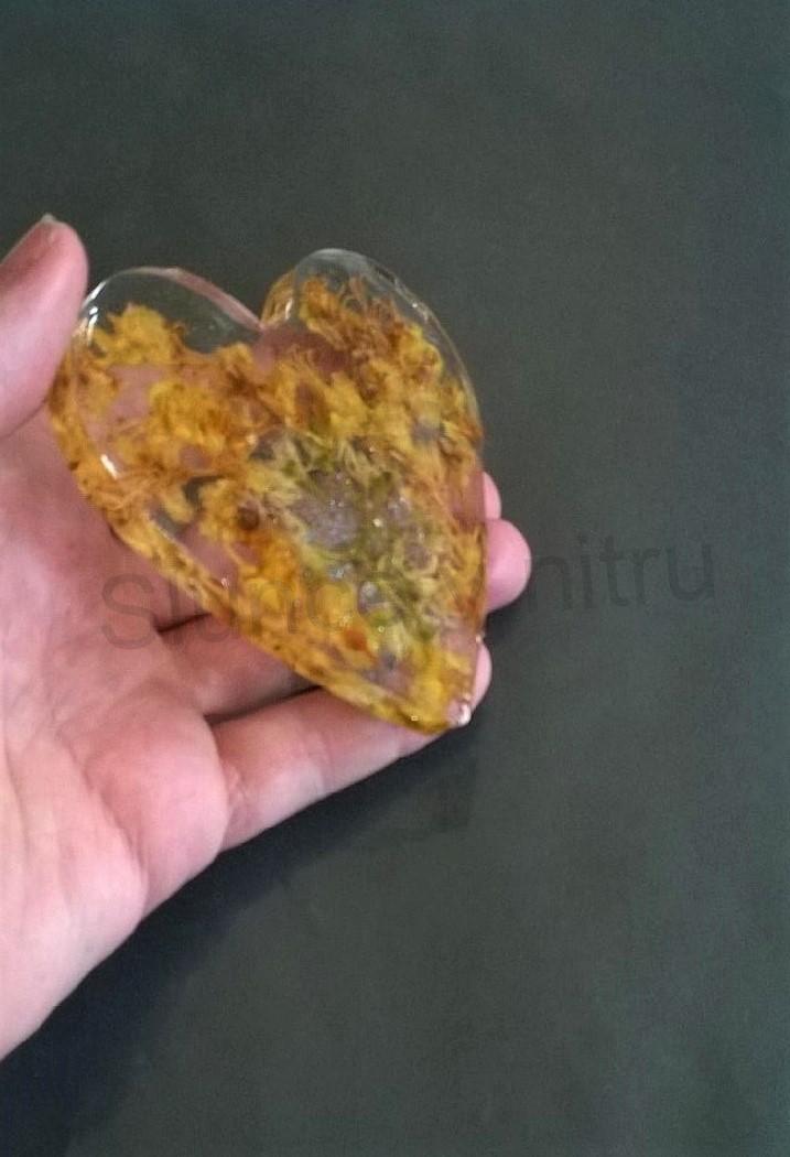 Orgonitový podtácek Srdce z přírodných květin (PP34)