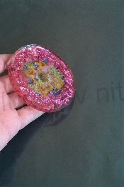 Orgonitový podtácek z přírodných květin a kamínky (PP35)