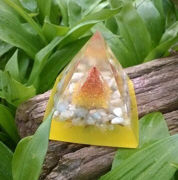Orgonitová pyramida v pyramidě 3D provedení 5,2 x 5,2 cm (PP43)