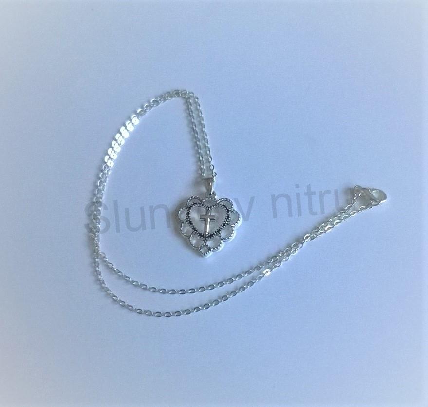 Náhrdelník s přívěškem kříž v srdcích  z chirurgicki oceli  (BD340) 