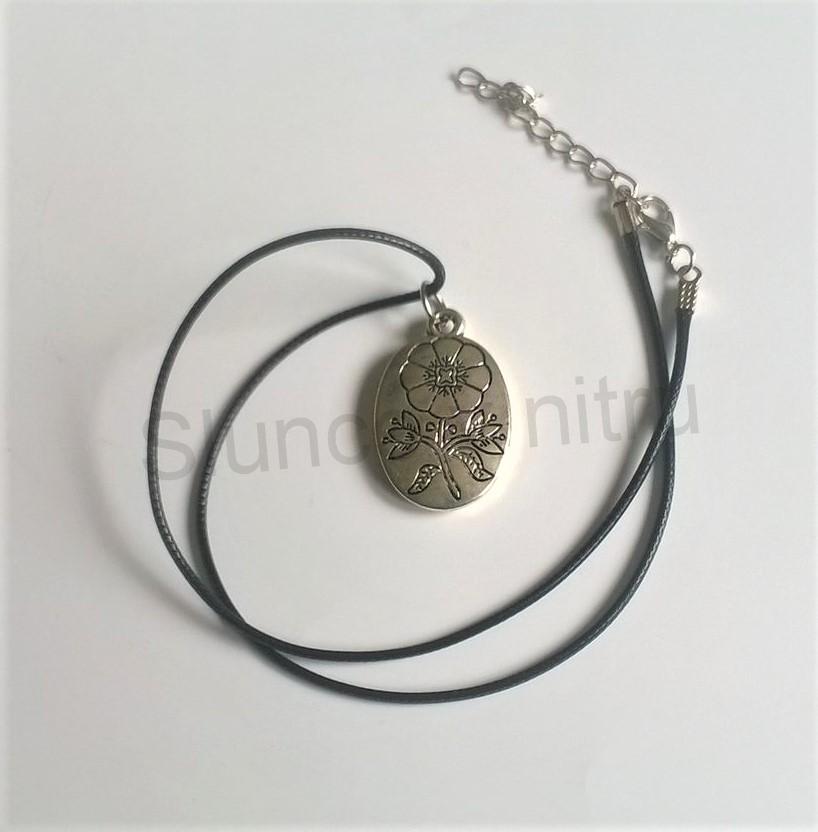 Náhrdelník s přívěškem kytička (BD349) 