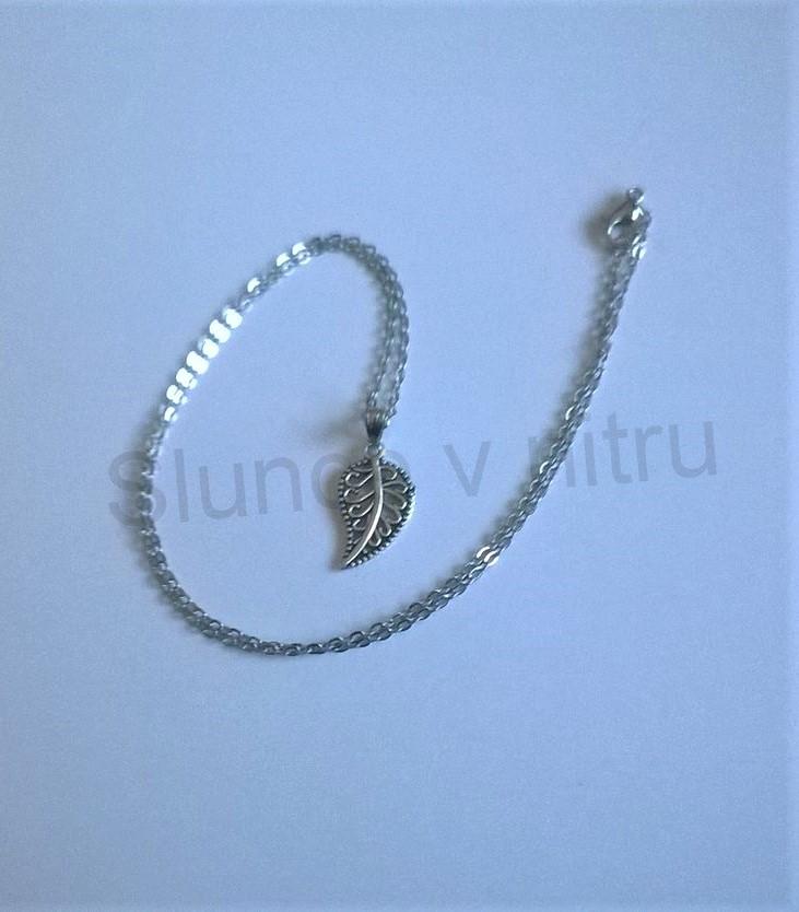 Náhrdelník s přívěškem lístek z chirurgické oceli (BD359) 