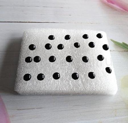 Puzetové náušnice hypoalergenní pecičky černé (BB487)