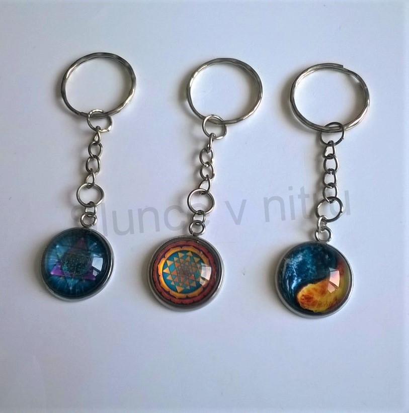 Kličenka, přívěšek jin a jang, mantra - mix (D398)