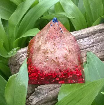 Orgonitová pyramida - pampeliškové přání  5,6 x 5,2 cm (PP51)