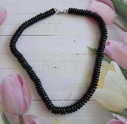 Dřevěný černý korálkový náhrdelník na zapínání (BD382)