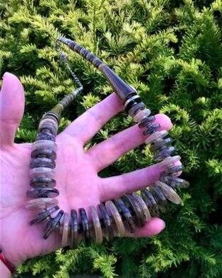 Elegantní náhrdelník na zapínání – africký styl (BD393)