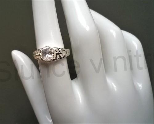 Postříbřený prsten se zirkonem fialový (BP352)