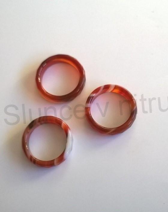 MinerálnÍí achátový prsten broušený velikost 56 (X616)