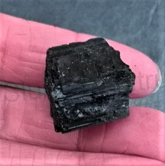 Turmalín surový 20,36 g (Brazílie) (X619)