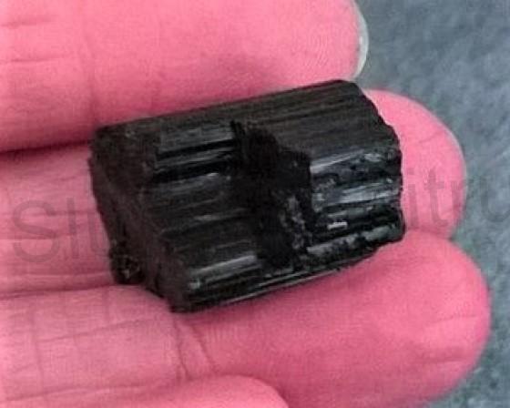 Turmalín surový 13,8 g (Brazílie) (X626)