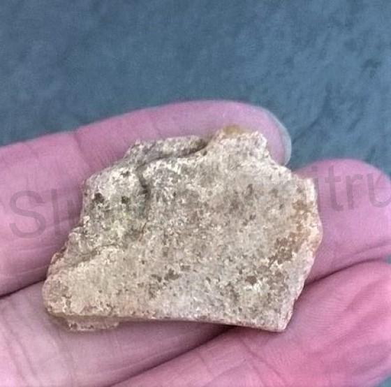 Jantar kopál surový přírodní 4,9 g (X629)