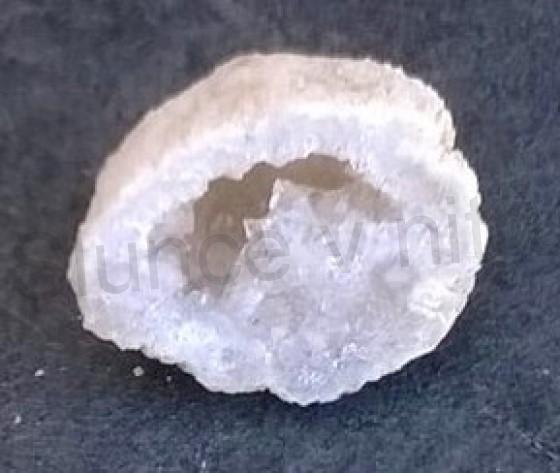 Sněžný Křišťál geoda 27,5g  (Maroko) (X664)