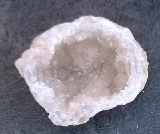 Sněžný Křišťál geoda 32,6g (Maroko) (X668)