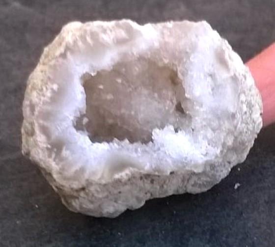 Sněžný Křišťál geoda 60,6g (Maroko) (X674)