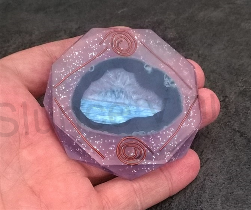 Orgonitový podtácek Achát se spirálkami v ametystovém nádechu (PP138)